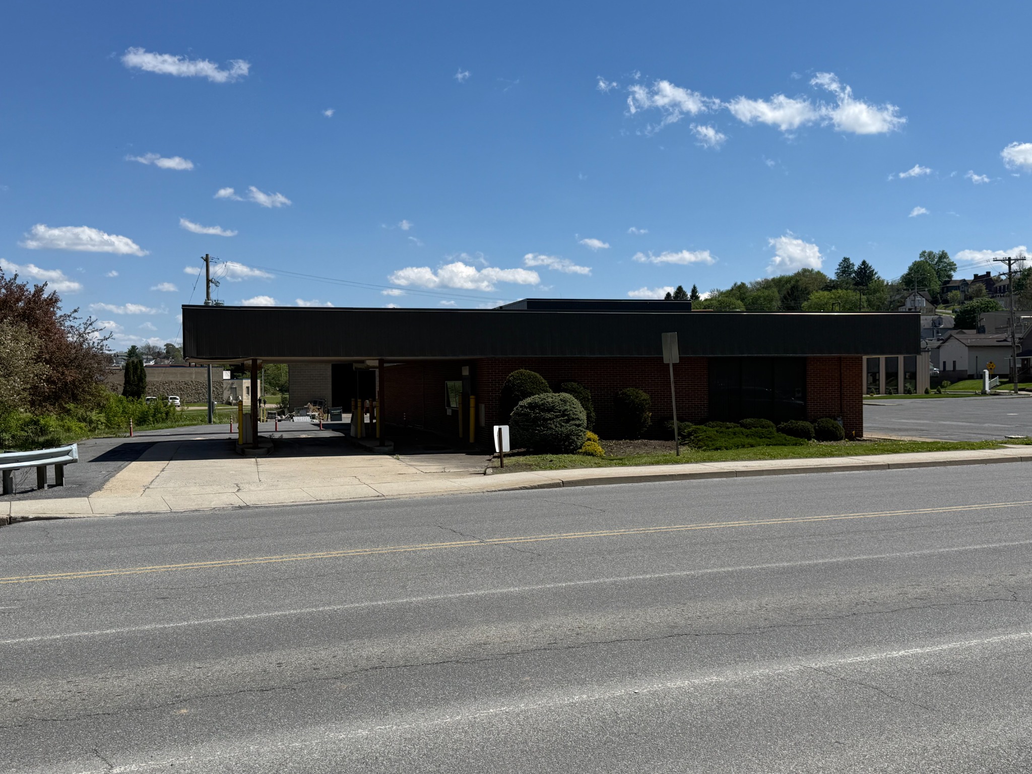 Building frontage with drive-through canopy